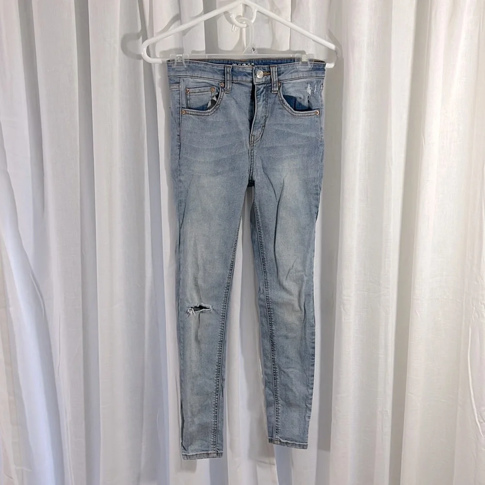 Womens size 2 Wild Fable High Waist Distressed Knee Skinny Jeans - Picture 1 of 8